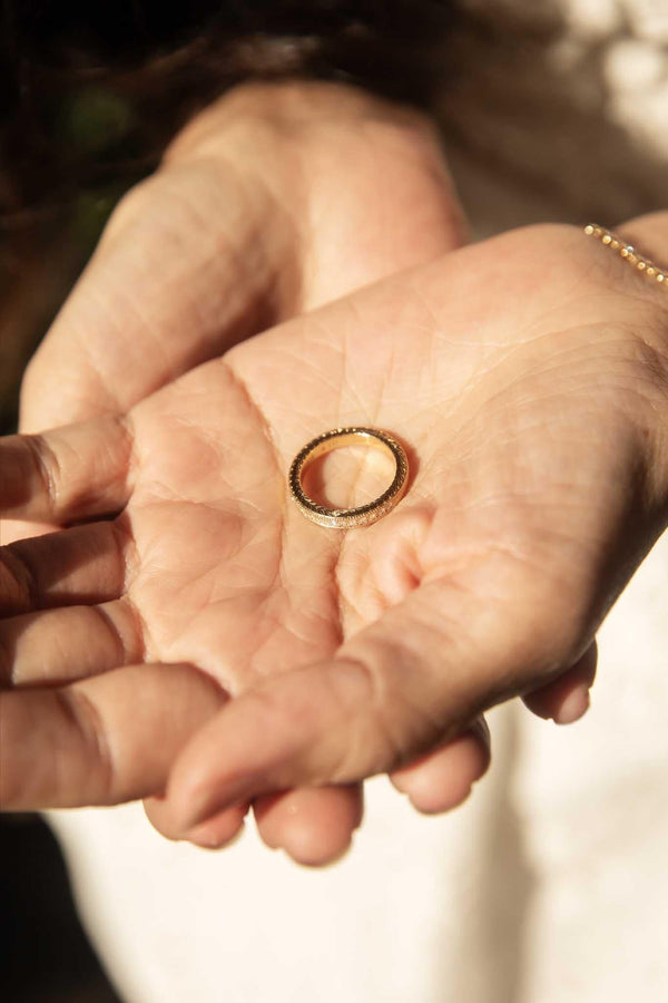 Perrie Diamond Patterened Engraved Band 18ct Gold