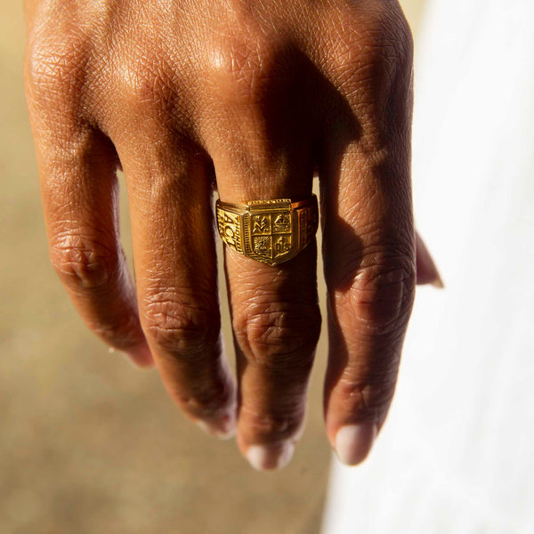 Elliott 1995 Graduation Ring 18ct Gold Rings Imperial Jewellery