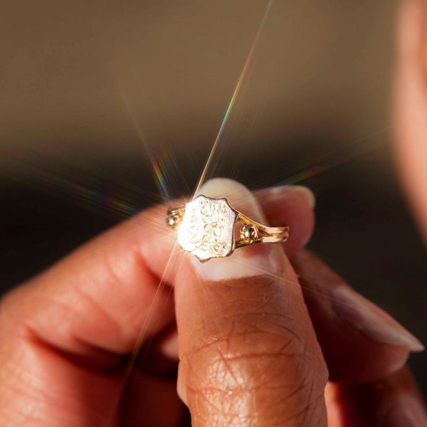 Lavinia 1960s Shield Emblem Ring 18ct Gold* DRAFT Rings Imperial Jewellery