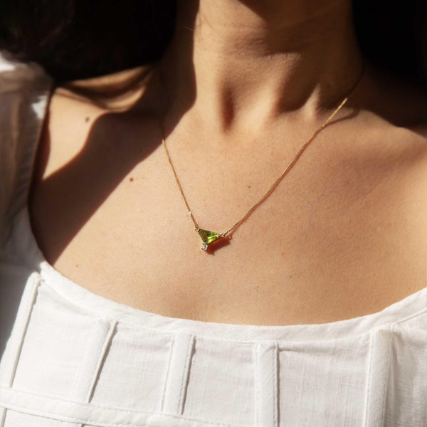 Vintage Circa 1990s Peridot & Diamond Necklet 9 Carat Yellow Gold