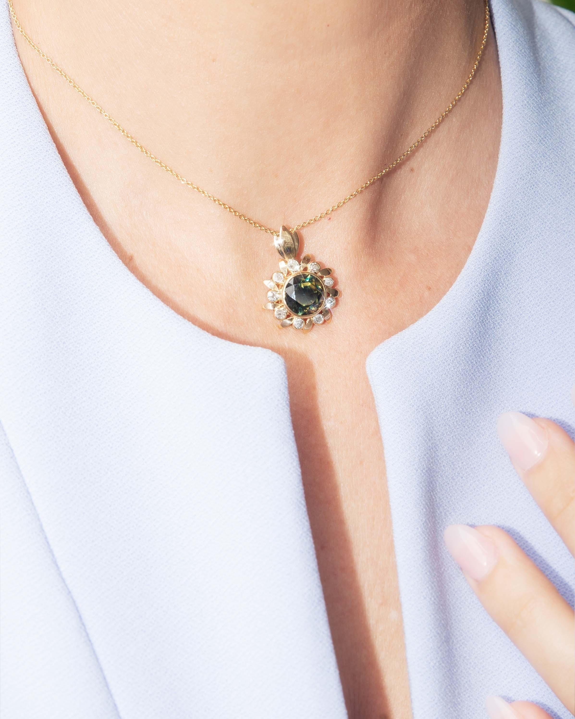 Vintage 1960s 4.65ct Parti Sapphire & Diamond Sunflower Pendant 18 Carat Gold