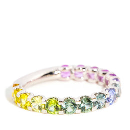 AI ALT: 18ct gold ring with ombre Ceylon sapphires in blue, pink, purple, green, yellow; round faceted gemstones.