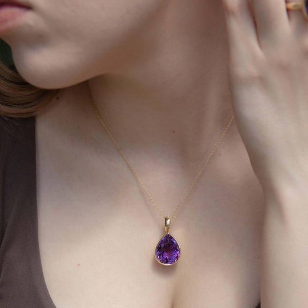 Vintage Circa 1990s Amethyst Enhancer 18 Carat Yellow Gold