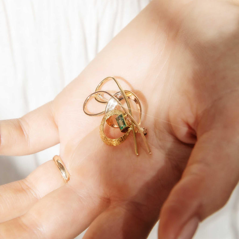 Akila 1970s Emerald Freeform Heart Brooch 18ct Gold