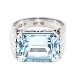 Contemporary Emerald Cut Aquamarine Filigree Ring 18 Carat White Gold