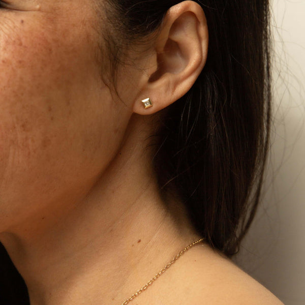 Contemporary 2000s Diamond Solitaire Studs 14 Carat Gold