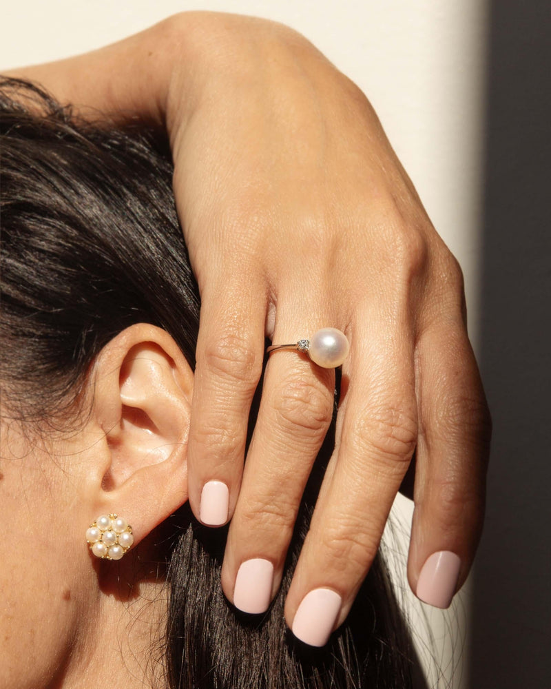 Contemporary Pearl & Diamond Ring 18 Carat White Gold