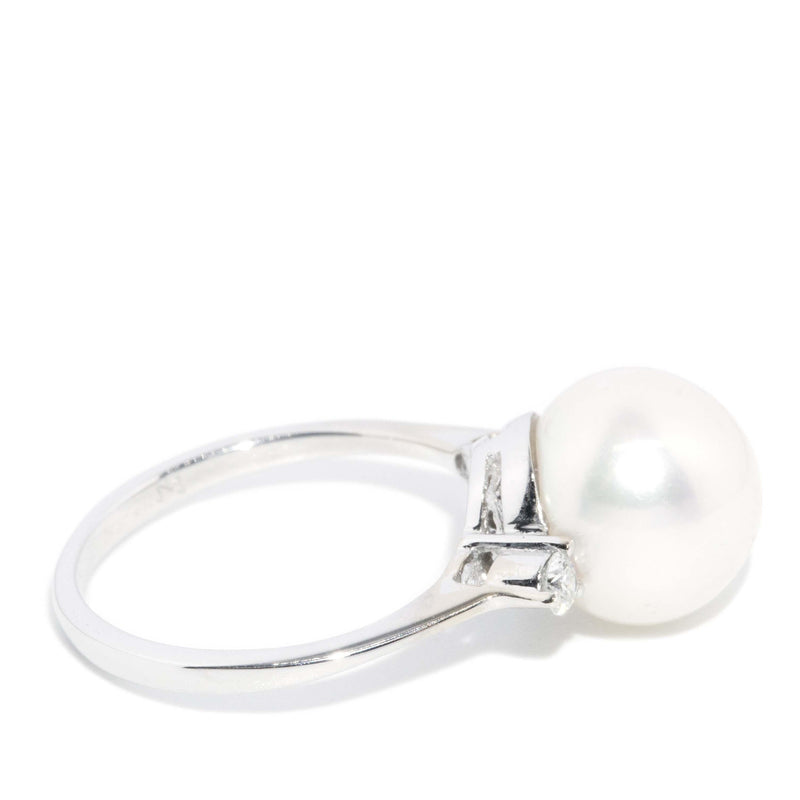 Contemporary Pearl & Diamond Ring 18 Carat White Gold