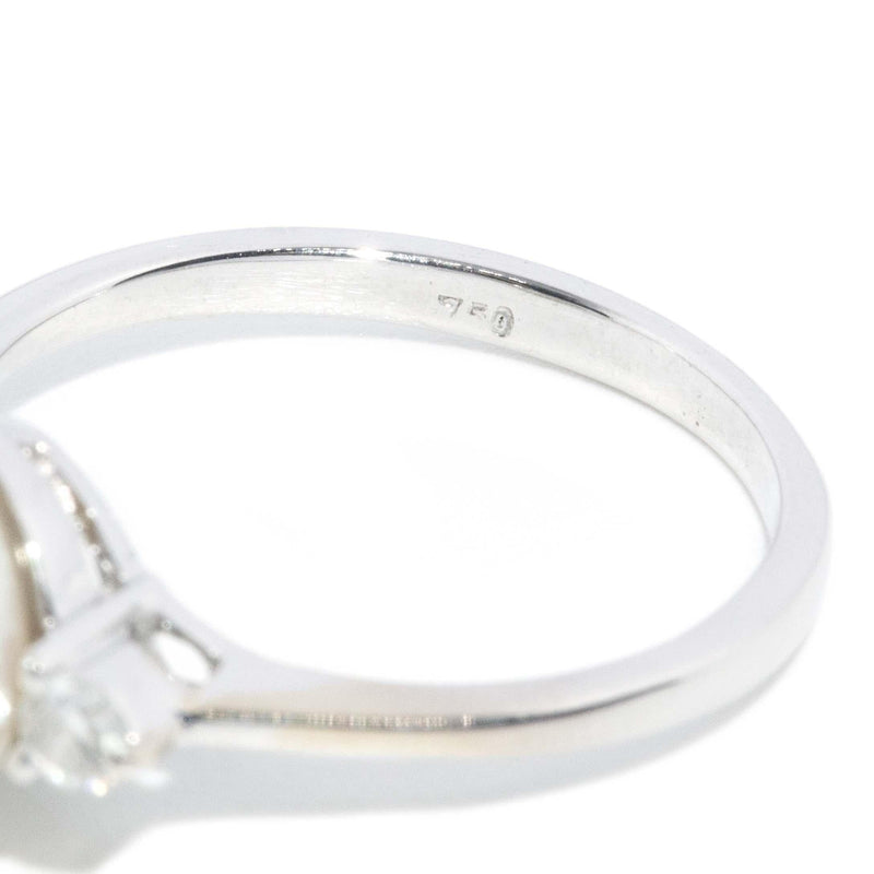 Contemporary Pearl & Diamond Ring 18 Carat White Gold