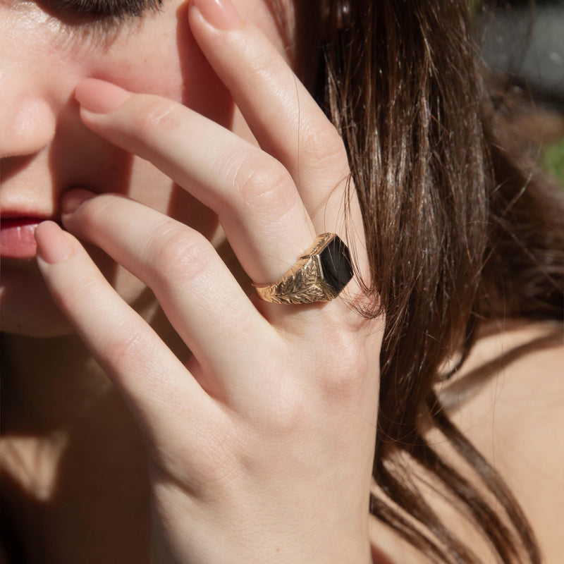 Vintage Circa 1980s Hexagonal Onyx Leaf Ring 9 Carat Gold