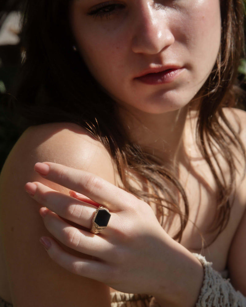 Vintage Circa 1980s Hexagonal Onyx Leaf Ring 9 Carat Gold