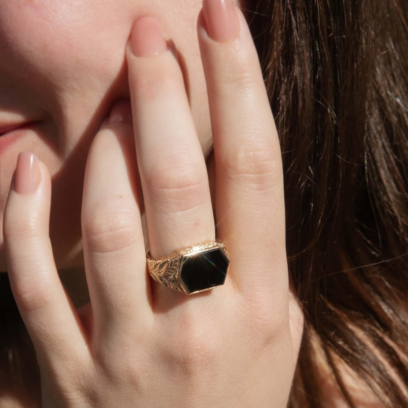 Vintage Circa 1980s Hexagonal Onyx Leaf Ring 9 Carat Gold