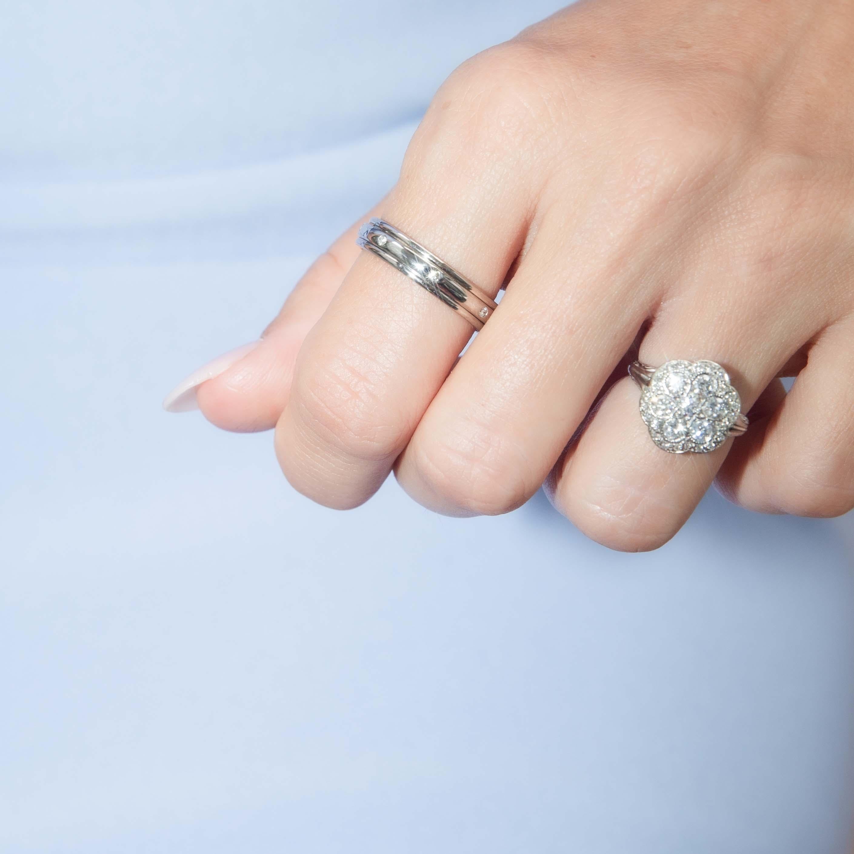 Contemporary Hammer Set Spinning Diamond Band 18 Carat White Gold CHECK SIZE