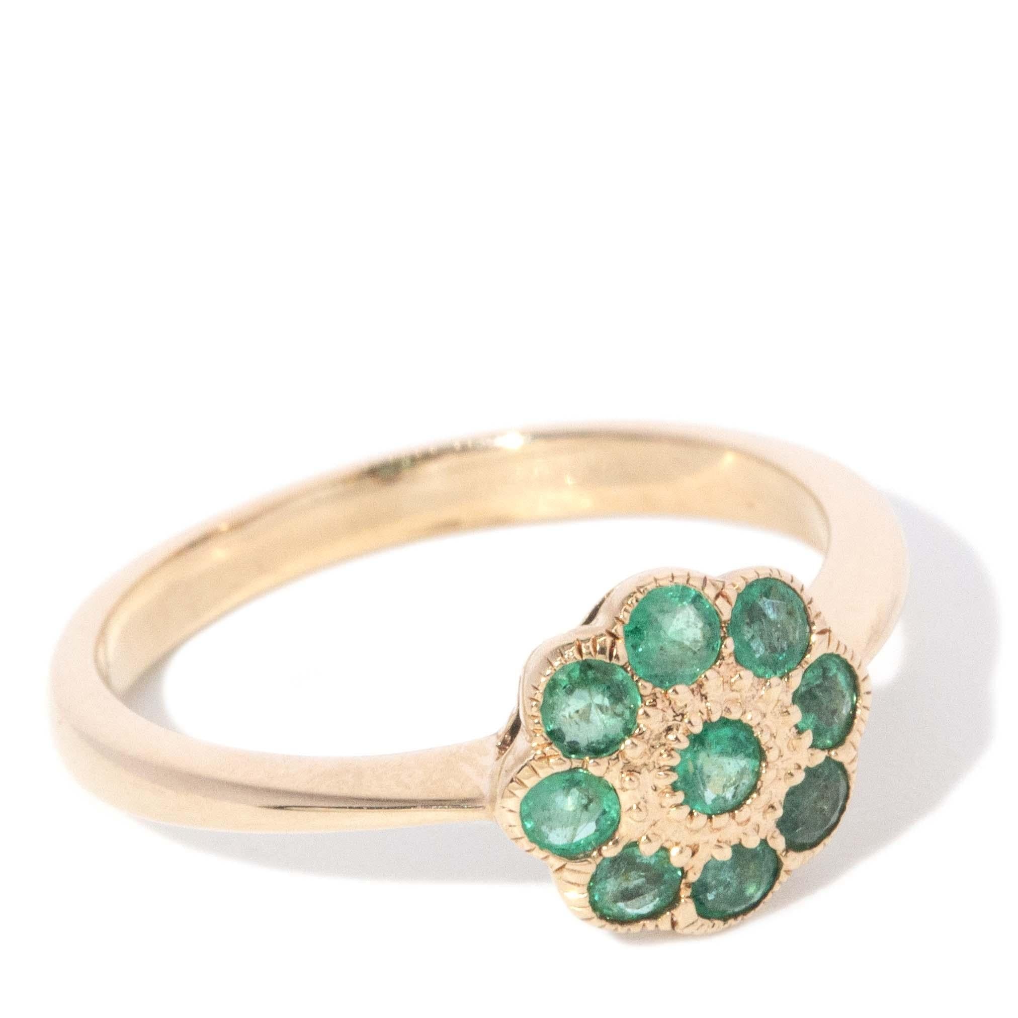 Vintage Circa 1990s Emerald Flower Cluster Ring 9 Carat Gold (OB)