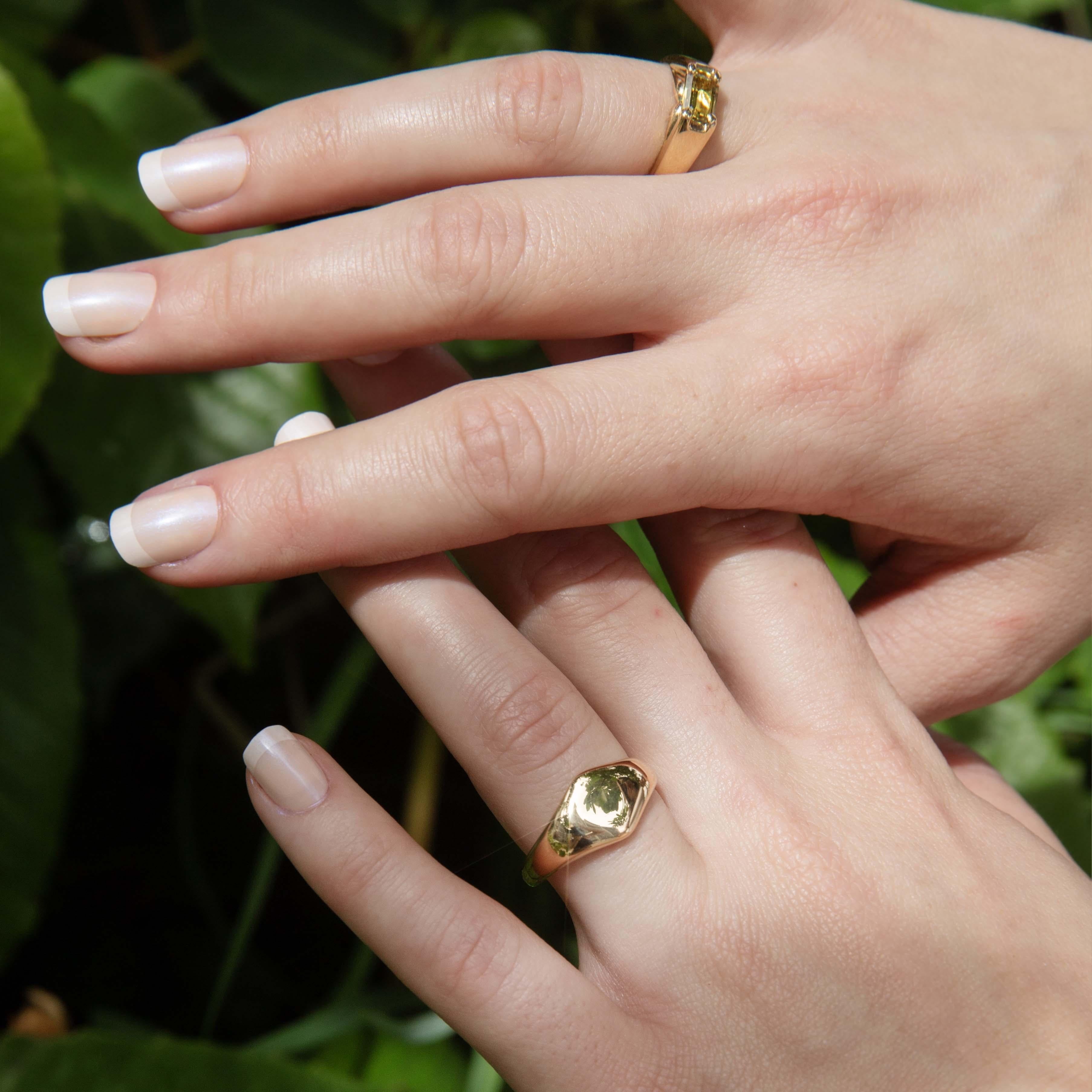 Antique 1921 Oval Signet Ring 18 Carat Yellow Gold
