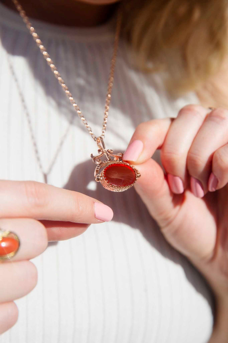 Callie 1980s Carnelian & Onyx Spinner & Chain 9ct Rose Gold Pendants/Necklaces Imperial Jewellery 