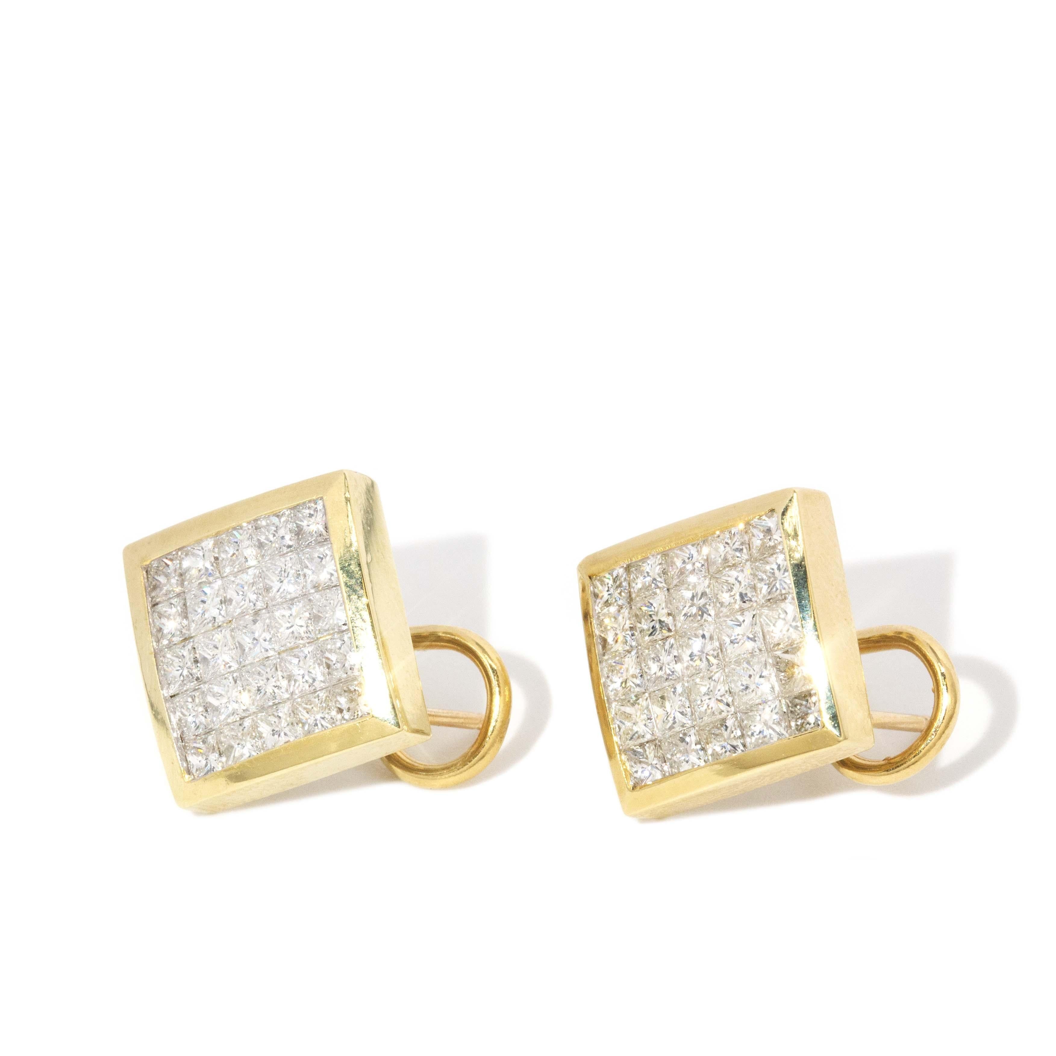 Contemporary 2.5 Carat Diamond Cluster Earrings 18 Carat Yellow Gold