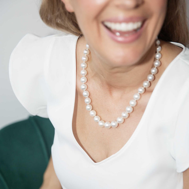 Chayra 1990s South Sea Pearl Necklace 18ct Gold Clasp
