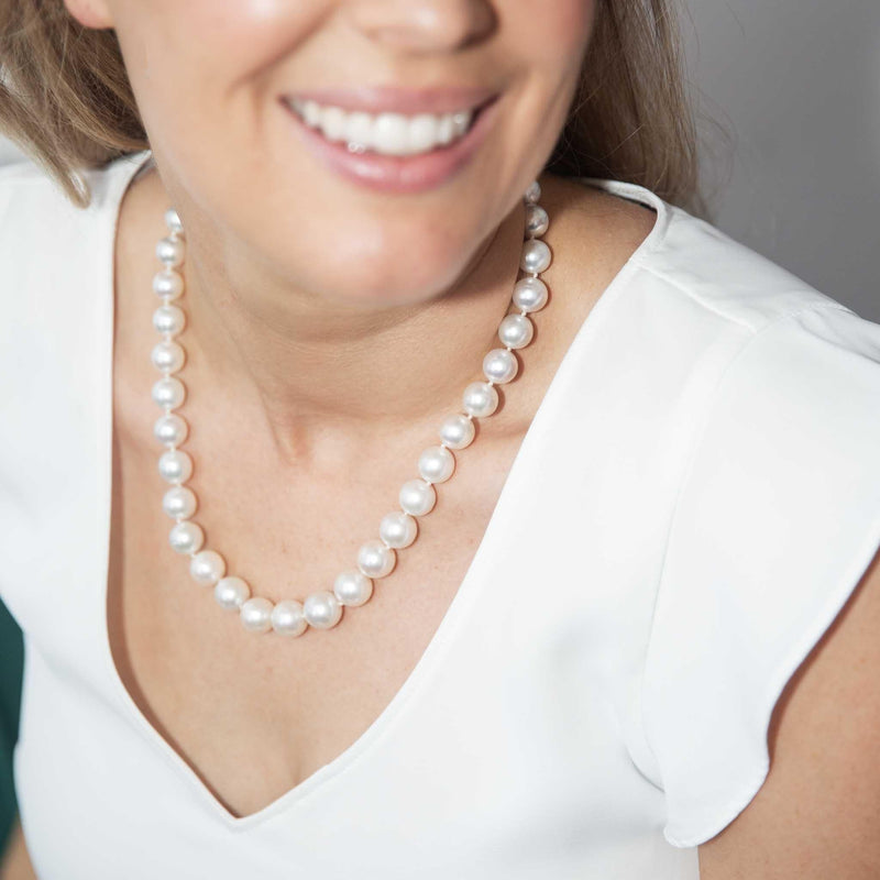 Chayra 1990s South Sea Pearl Necklace 18ct Gold Clasp