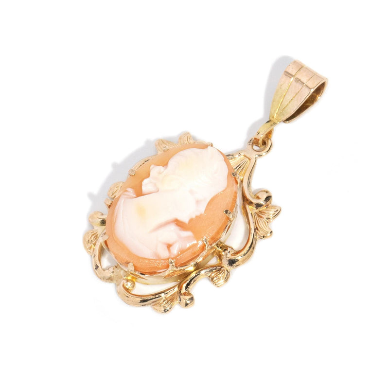 Cherie 1960s Lady Shell Cameo Pendant 9ct Gold