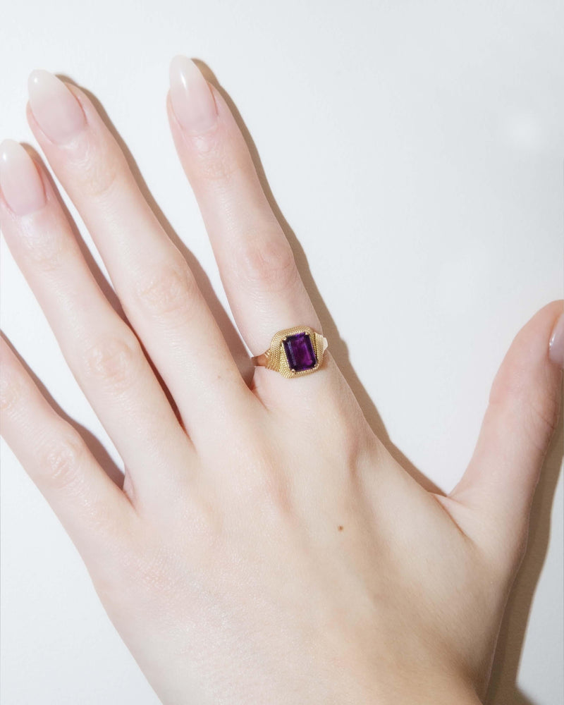 Vintage Circa 1970s Amethyst Beaded Fold Ring 9 Carat Gold