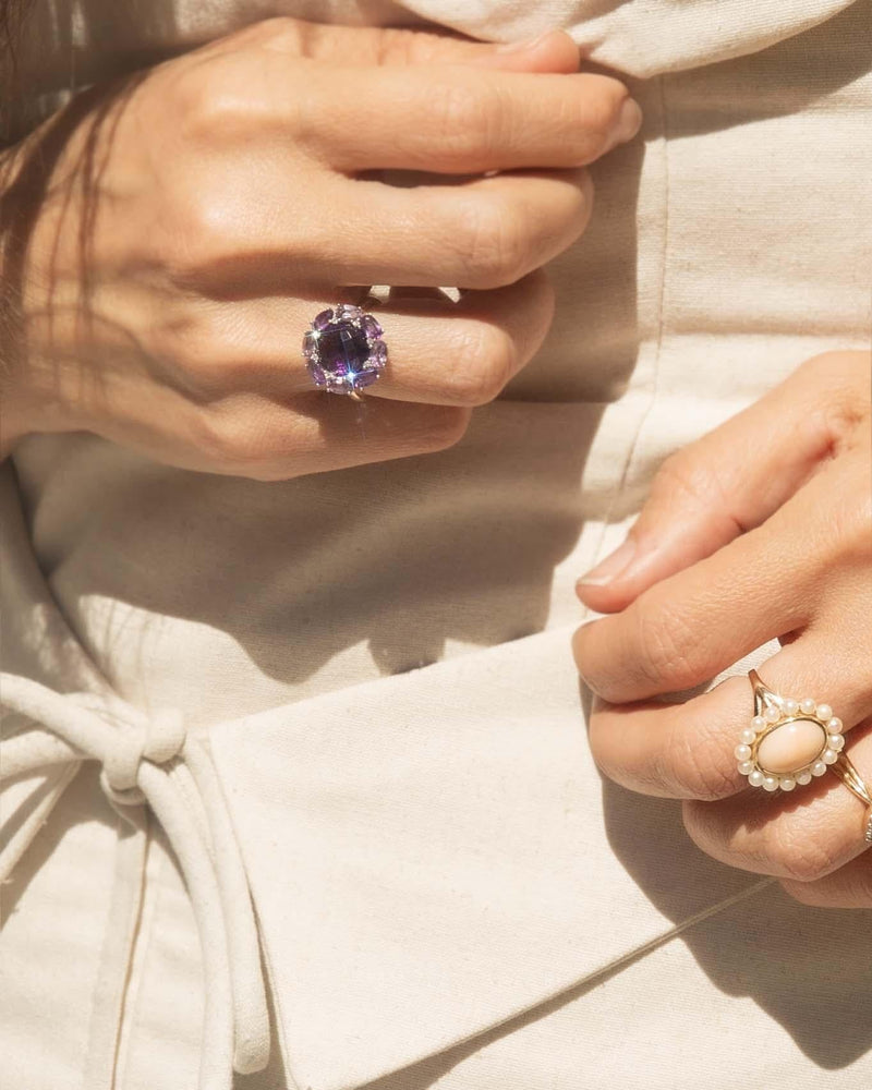 Vintage Circa 1960s Pale Shell & Seed Pearl Halo Ring 9 Carat Gold