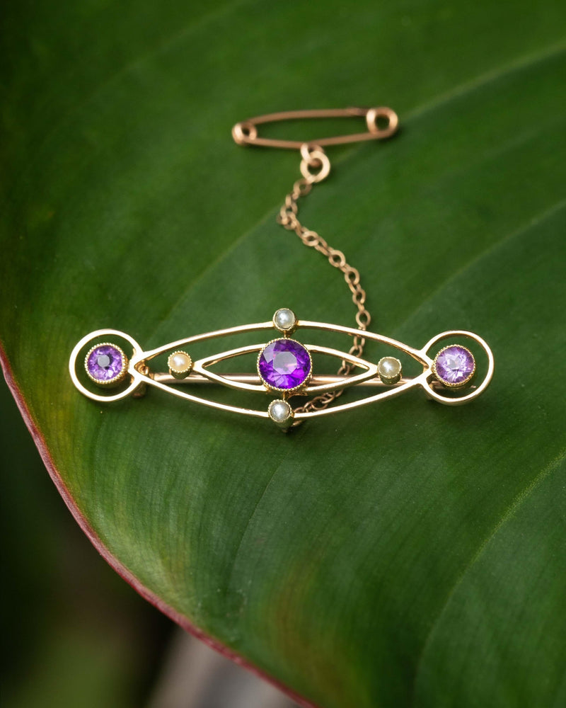 Vintage Circa 1930s Amethyst & Seed Pearl Brooch 15 Carat Gold