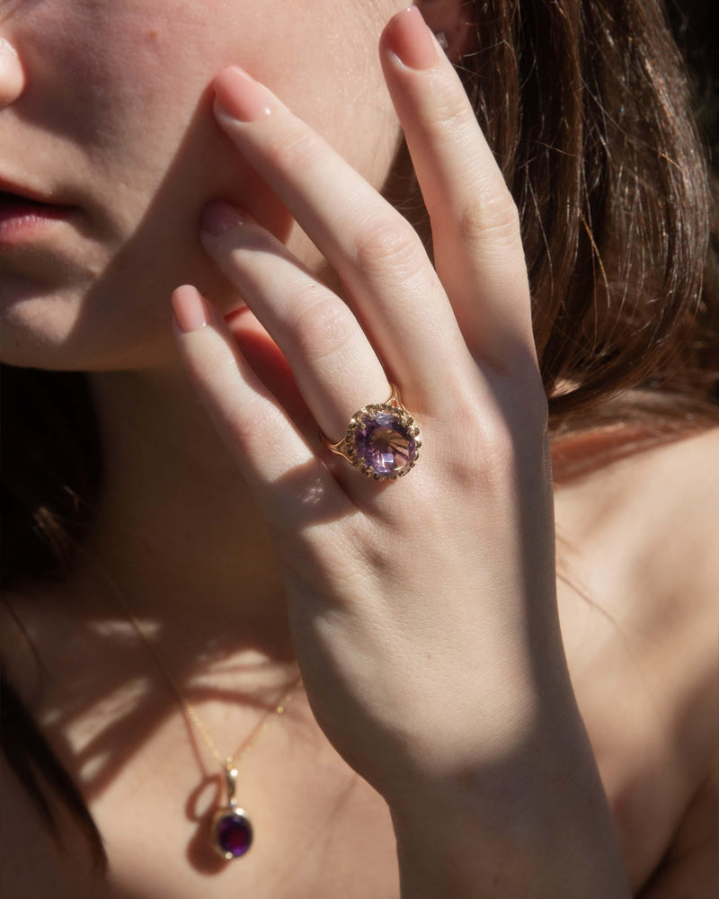 Vintage Circa 1970s Oval Amethyst Cocktail Ring 9 Carat Gold