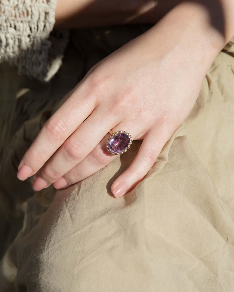 Vintage Circa 1970s Oval Amethyst Cocktail Ring 9 Carat Gold