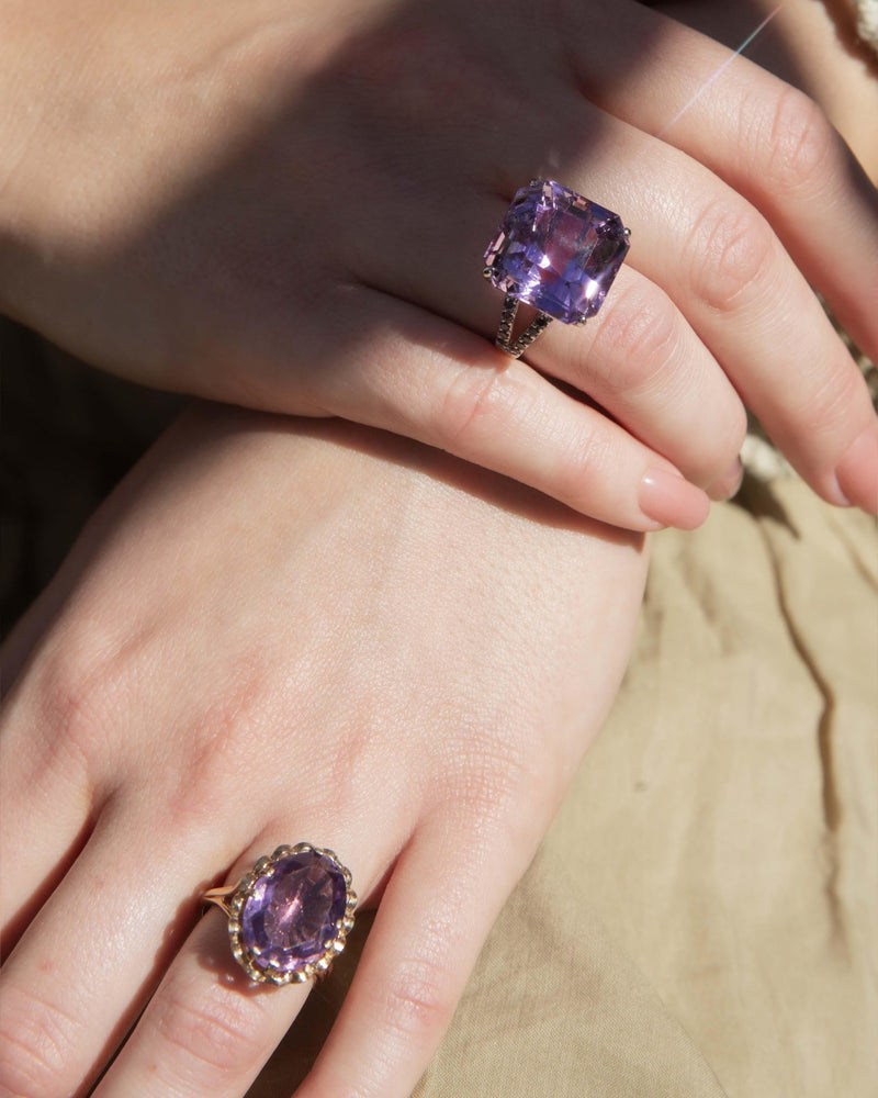 Vintage Circa 1970s Oval Amethyst Cocktail Ring 9 Carat Gold