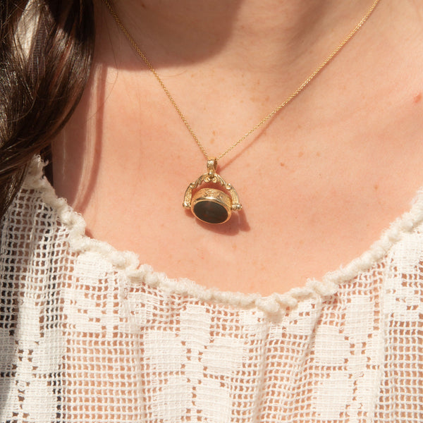 Denna Carnelian Bloodstone Spinner Pendant 9ct Gold Pendants/Necklaces Imperial Jewellery 