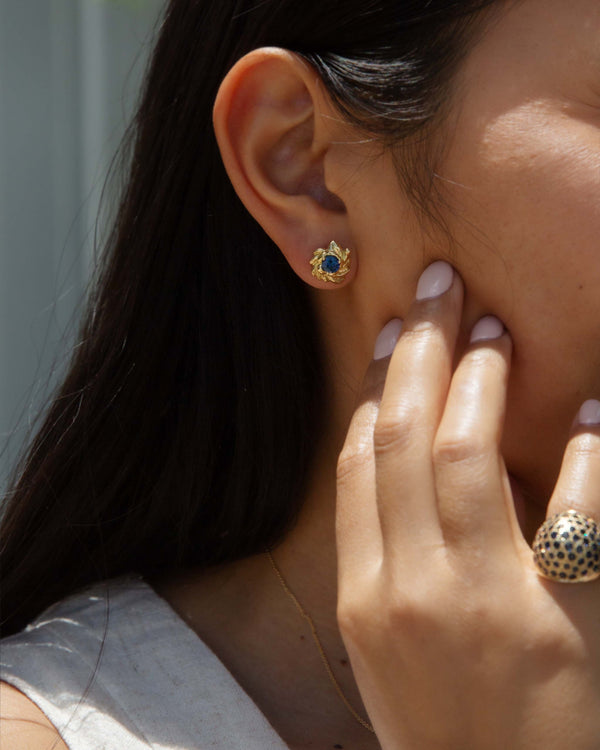 Diane 1990s Blue Sapphire Swirl Studs 18ct Gold Earrings Imperial Jewellery 