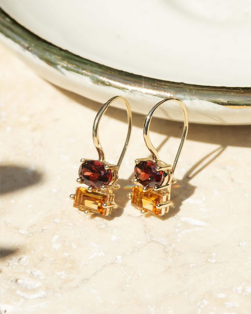 Contemporary Citrine & Garnet Fish Hook Earrings 9 Carat Gold