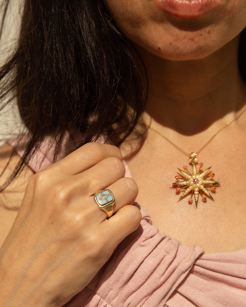 Vintage Circa 1950s Swivel Enamel Signet Ring 9 Carat Gold