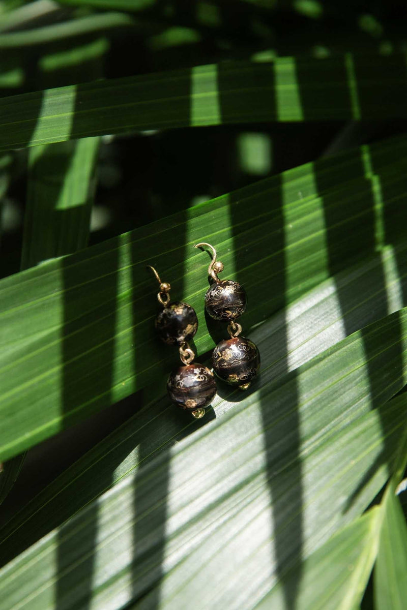 Contemporary Tahitian Pearl Studs 18 Carat Yellow Gold