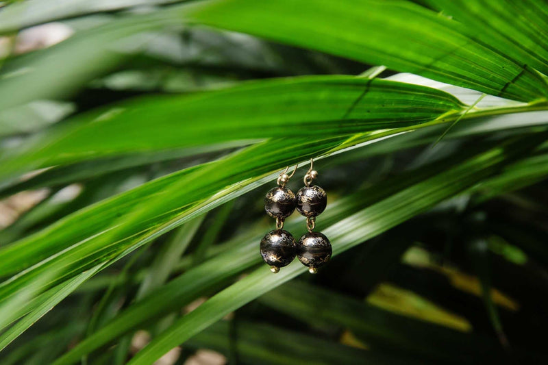 Contemporary Tahitian Pearl Studs 18 Carat Yellow Gold
