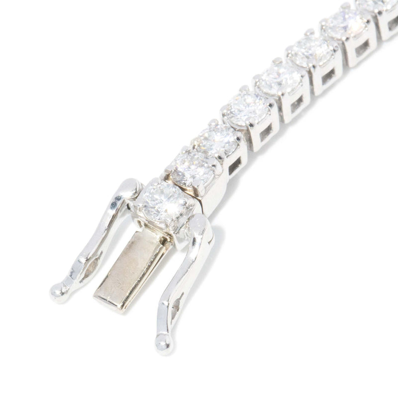 Contemporary 5.10 Carat Diamond Tennis Bracelet 18 Carat White Gold
