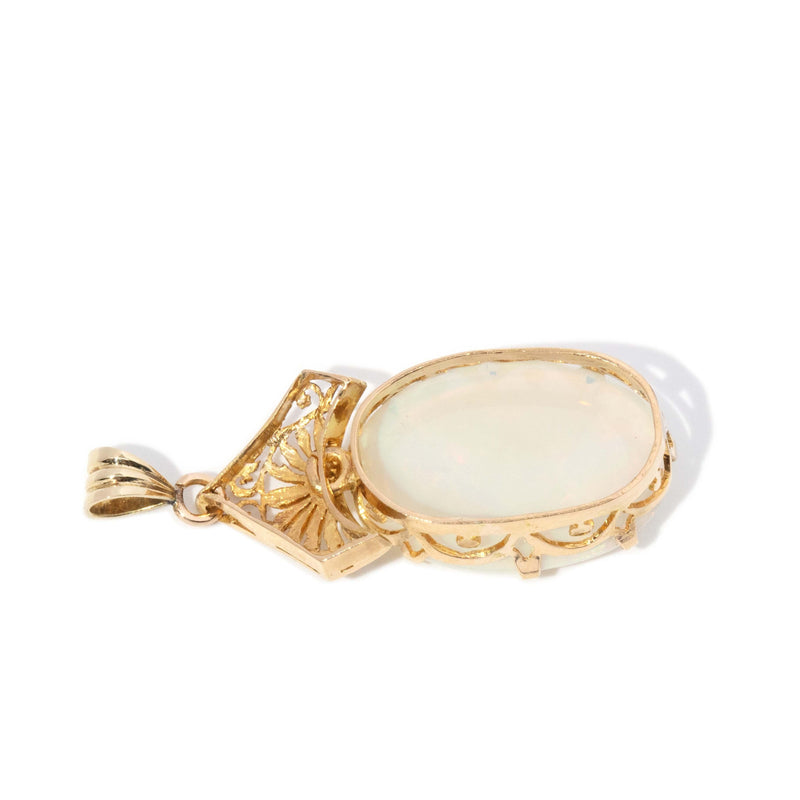 Vintage Circa 1950s Oval Crystal Opal Doublet Pendant 14 Carat Gold