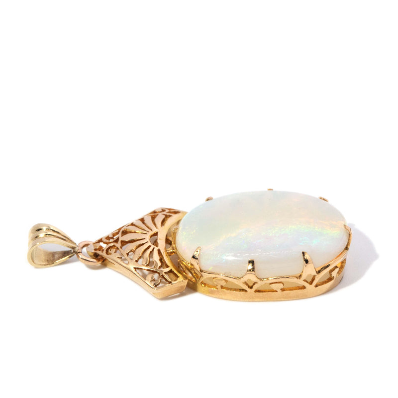 Vintage Circa 1950s Oval Crystal Opal Doublet Pendant 14 Carat Gold