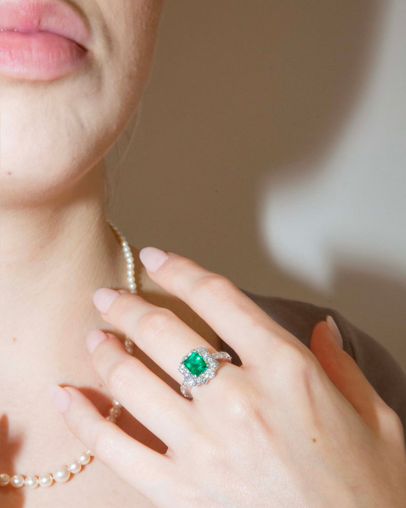 Esperanza 1980s Emerald & Diamond Platinum Cluster Ring Ring Imperial Jewellery 