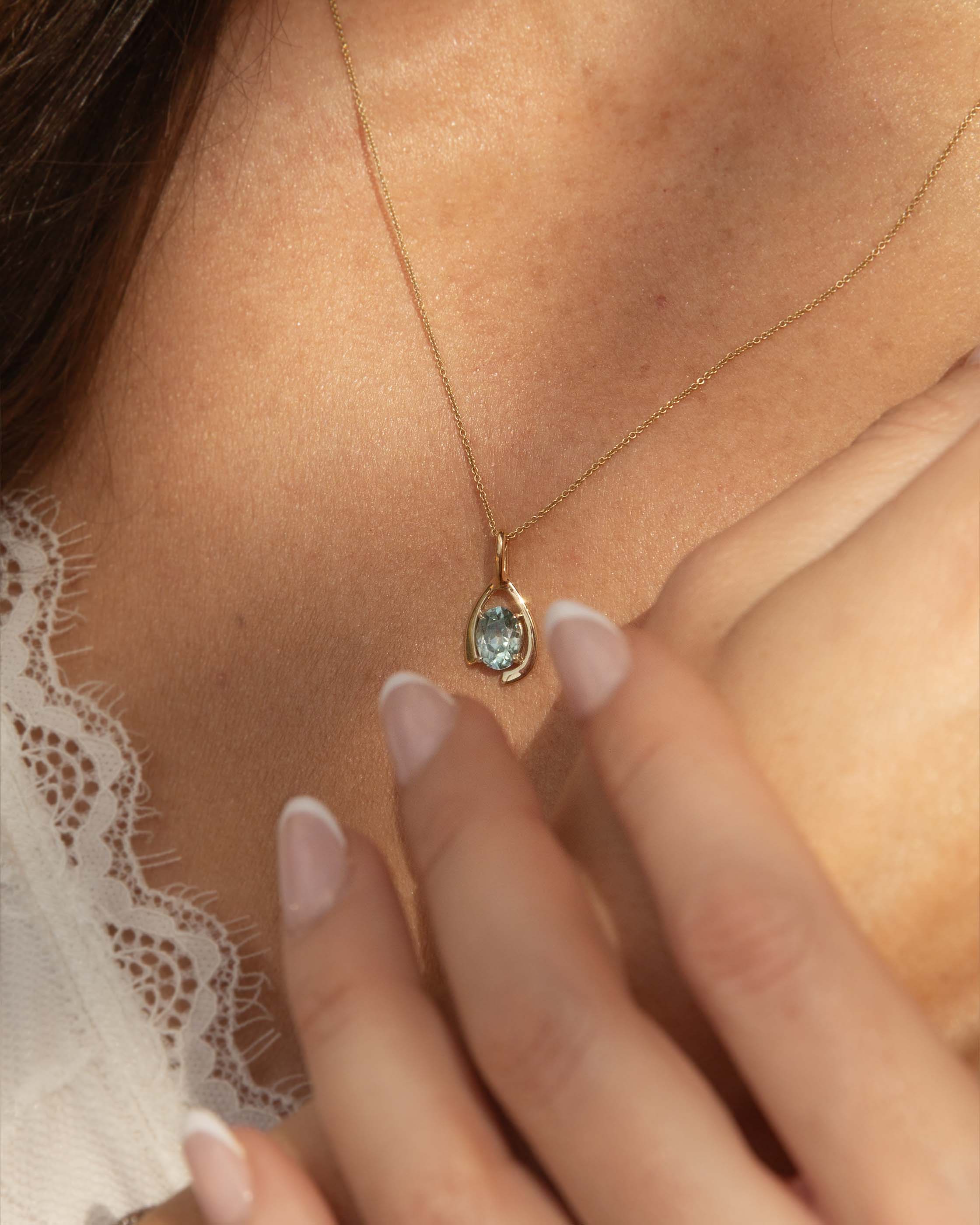 Franca 1980s Blue Zircon Open Pattern Pendant 9ct gold Pendants/Necklaces Imperial Jewellery 