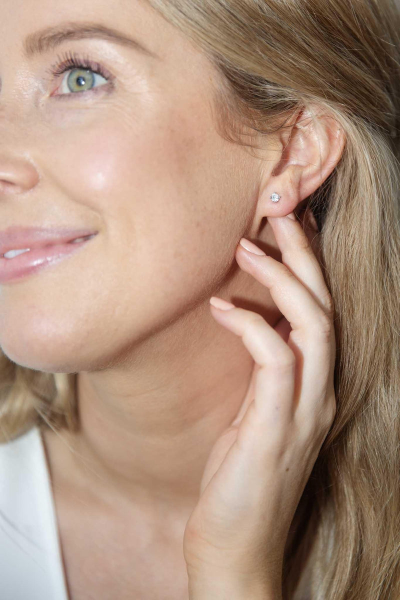 Gloria 0.35 Carat Diamond Platinum Studs