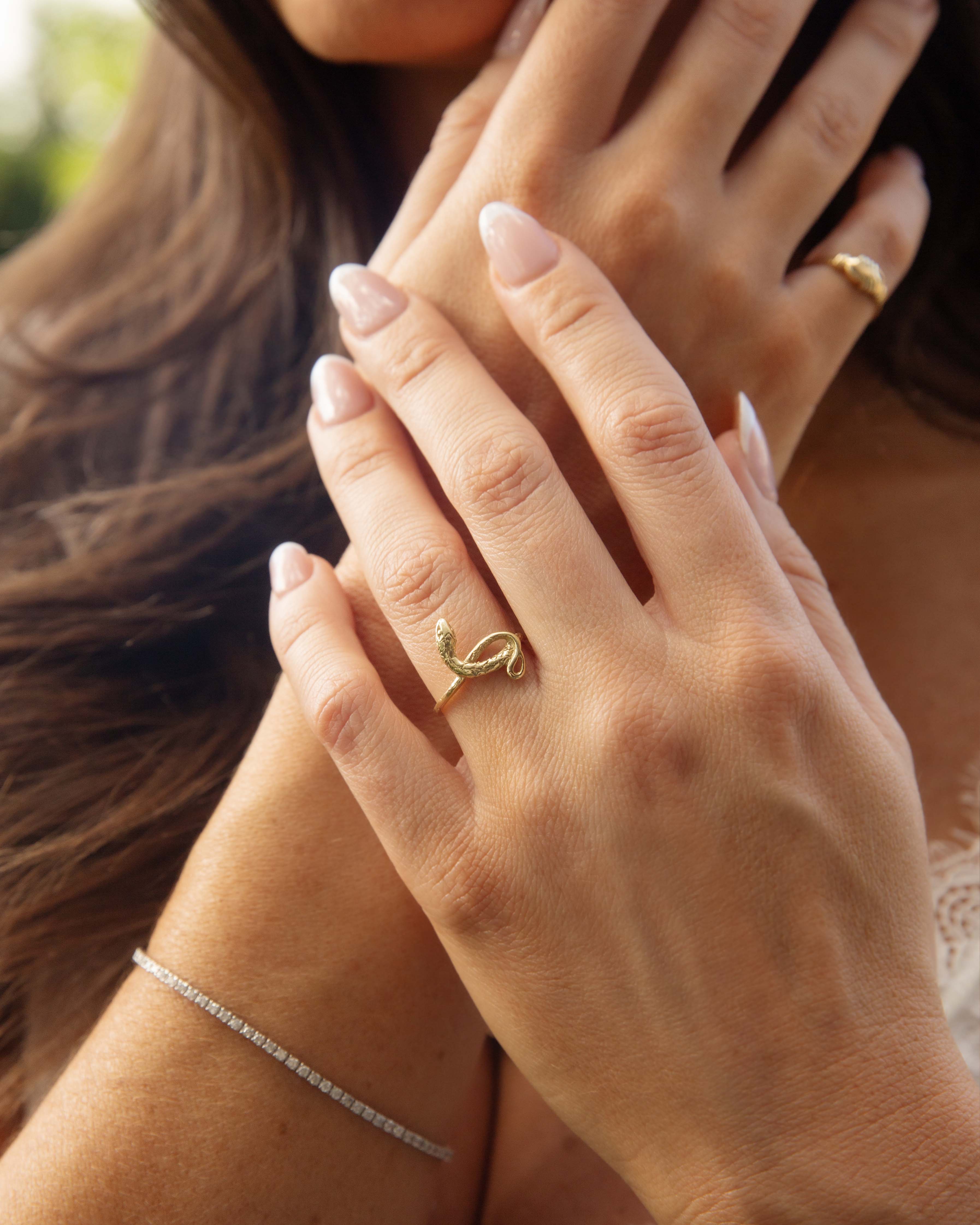 Hildie 1980s Asymmetrical Snake Ring 9ct Gold Rings Imperial Jewellery 