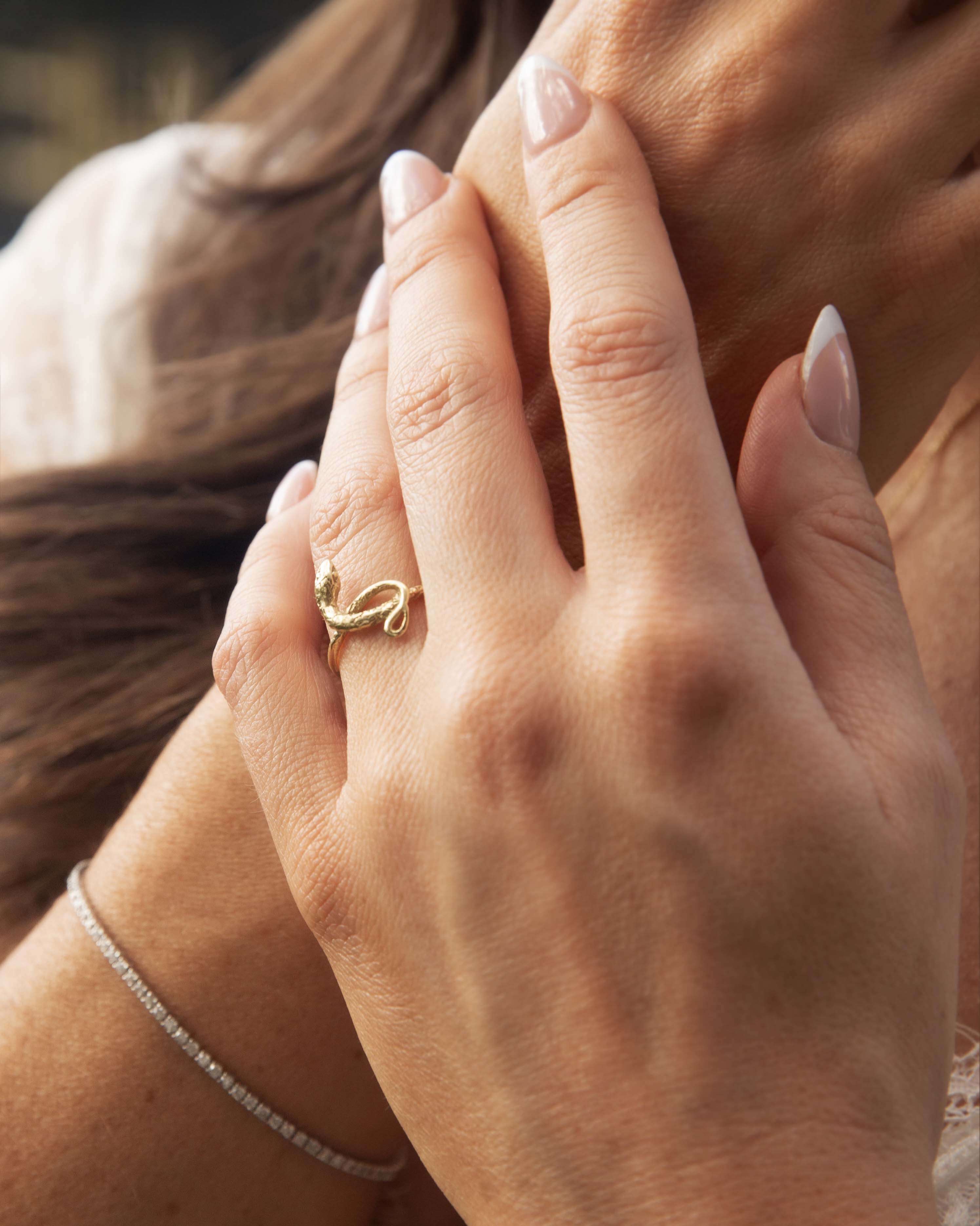 Hildie 1980s Asymmetrical Snake Ring 9ct Gold Rings Imperial Jewellery 