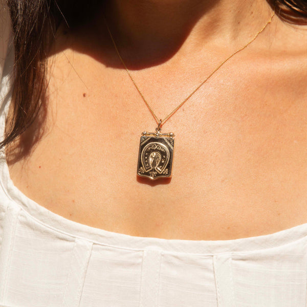 Hollis Antique Horse Shoe Engraved Locket 9ct Gold Pendants/Necklaces Imperial Jewellery 