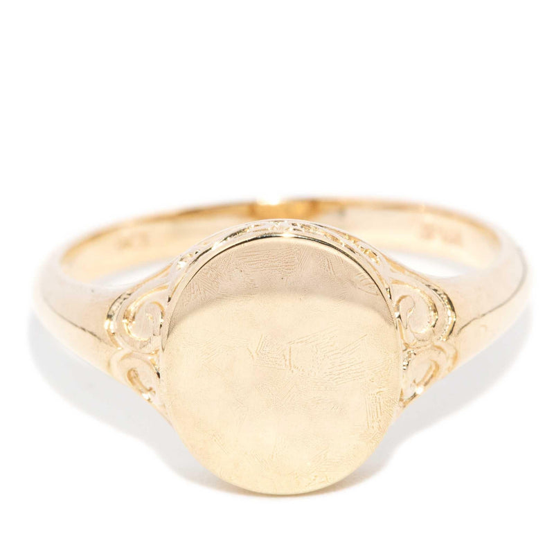 Vintage Circa 1980s Oval Patterned Signet Ring 9 Yellow Gold
