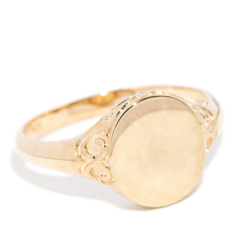 Vintage Circa 1980s Oval Patterned Signet Ring 9 Yellow Gold