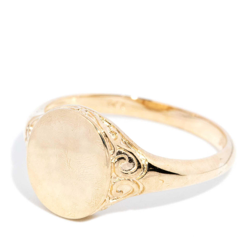 Vintage Circa 1980s Oval Patterned Signet Ring 9 Yellow Gold