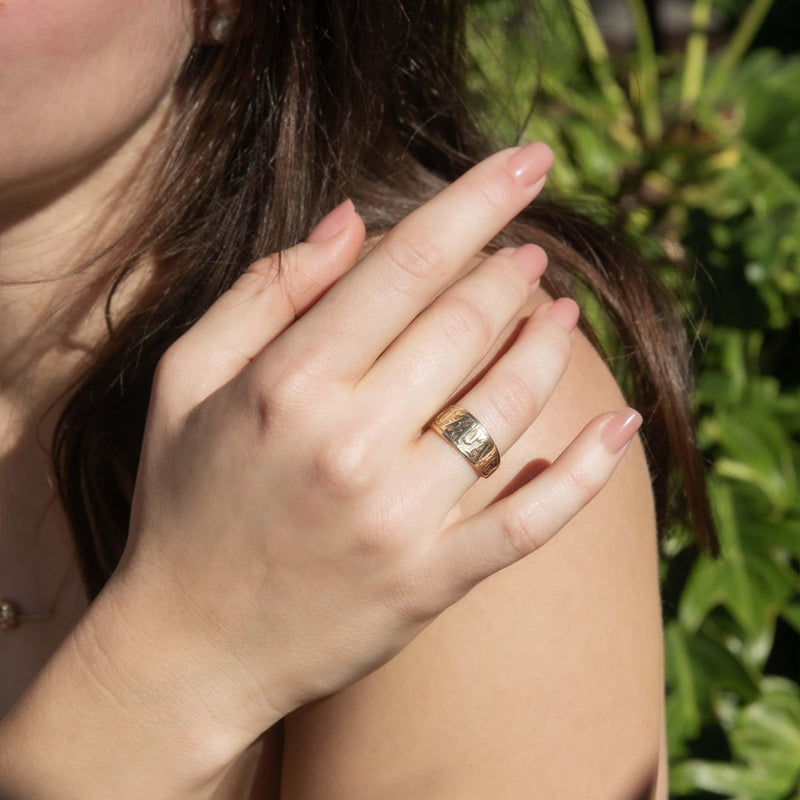 Vintage Circa 1940s Mizpah Watchtower Style Ring 9 Carat Gold