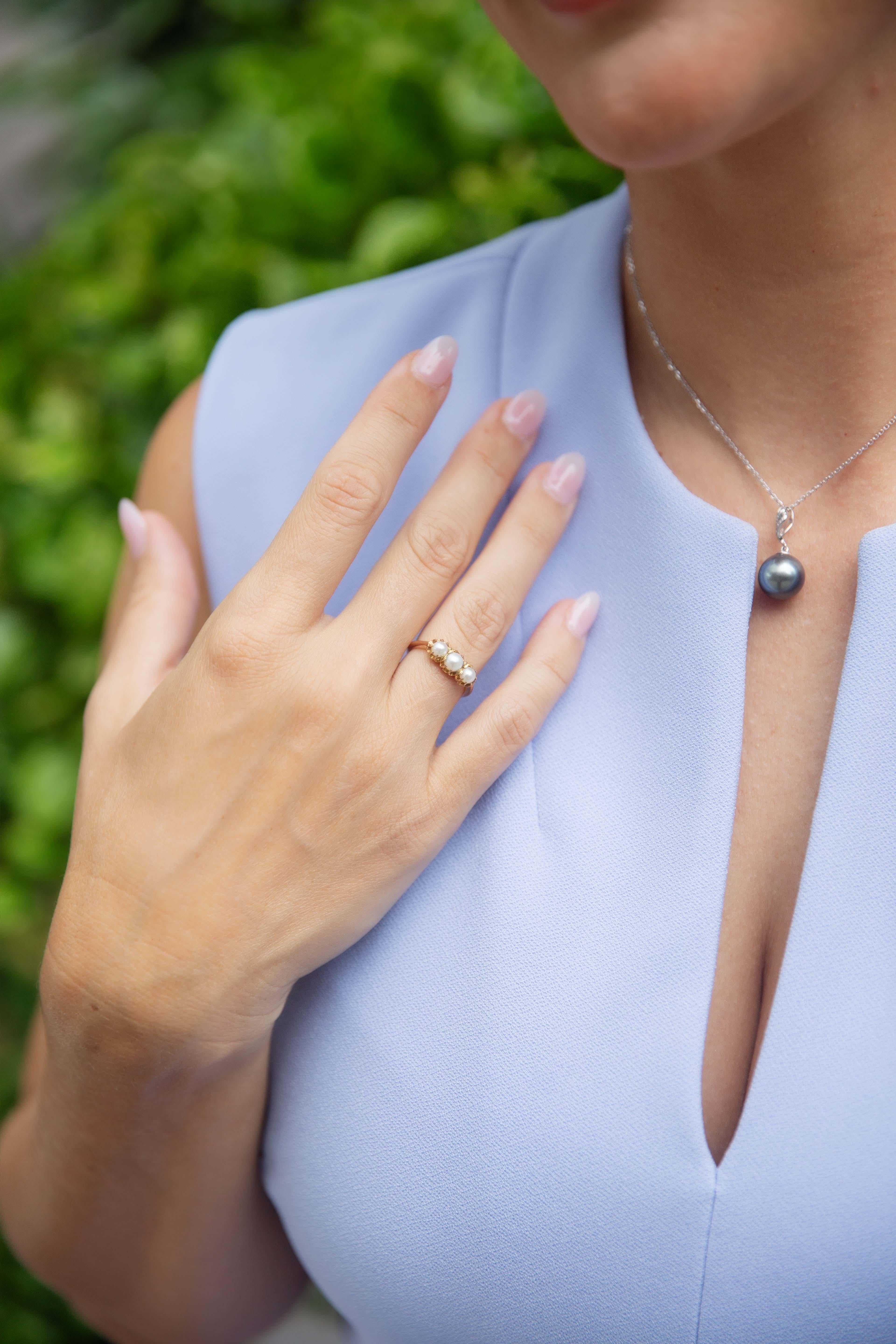 Contemporary Tahitian Pearl & Diamond Pendant & Chain 18 Carat White Gold